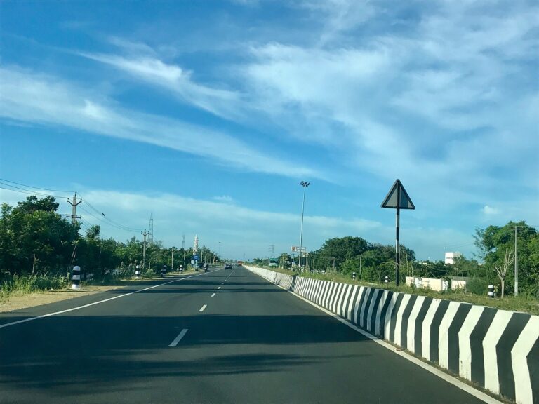 Scooter or Motorbike: Which Should You Rent in Pondicherry?